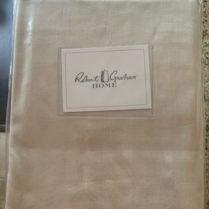 Robert Graham Standard Sham 21”x26”